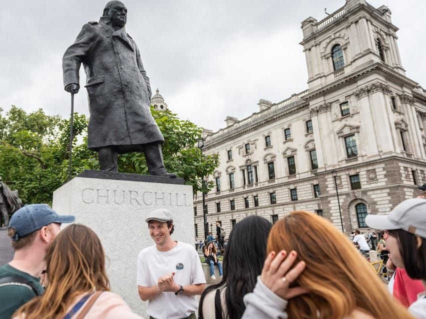 London: Big Ben, Churchill War Rooms & Buck'ham Palace Tour - Downing Street and Parliament Square