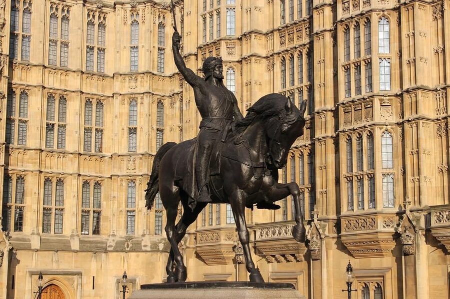 London: Big Ben, Churchill War Rooms & Buck'ham Palace Tour - Westminster Abbey and the end of the walk