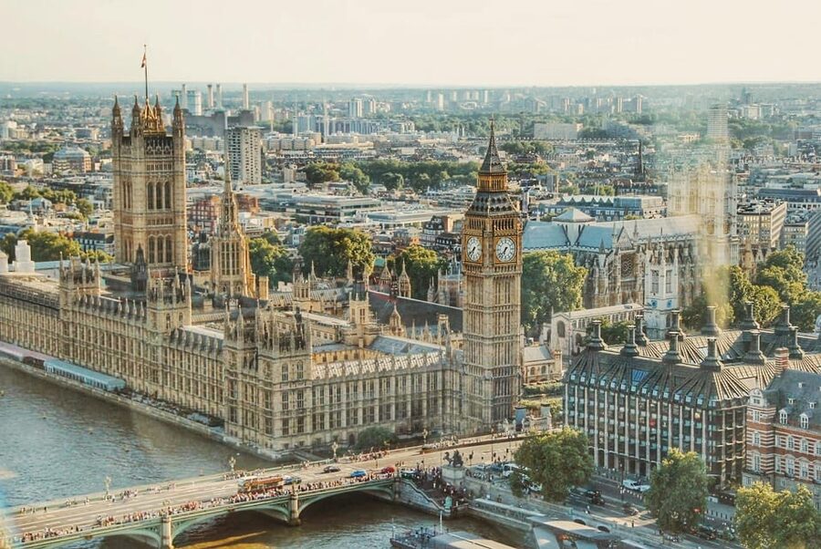 London: Buckingham Palace and Changing of the Guards Tour - A fair look at the guide service