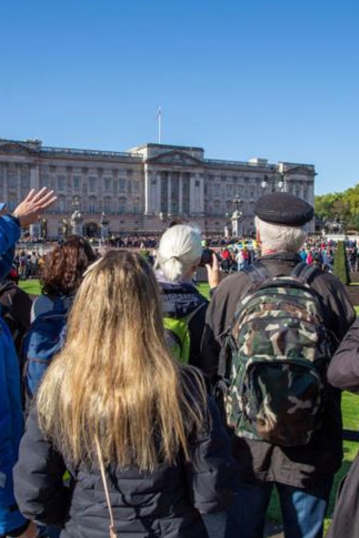 London: Buckingham Palace and Royal London Walking Tour - Horse Guards, Westminster, and the changing of the guard