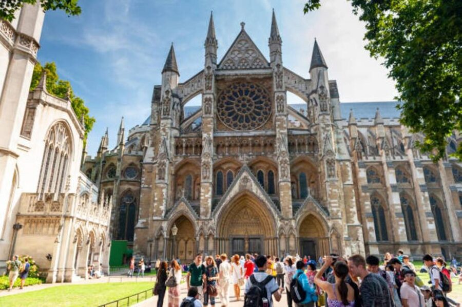 London: Buckingham Palace & Big Ben & Abbey Private Tour - Trafalgar Square and Horse Guards Parade