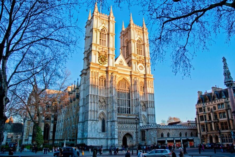 London: Buckingham Palace & Big Ben & Abbey Private Tour - Pace, clothing, and practical planning