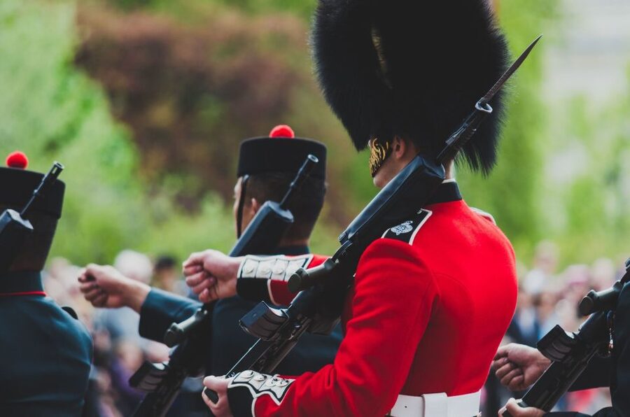 London: Buckingham Palace & Changing of the Guard Experience - Should you book the Buckingham Palace guard tour?