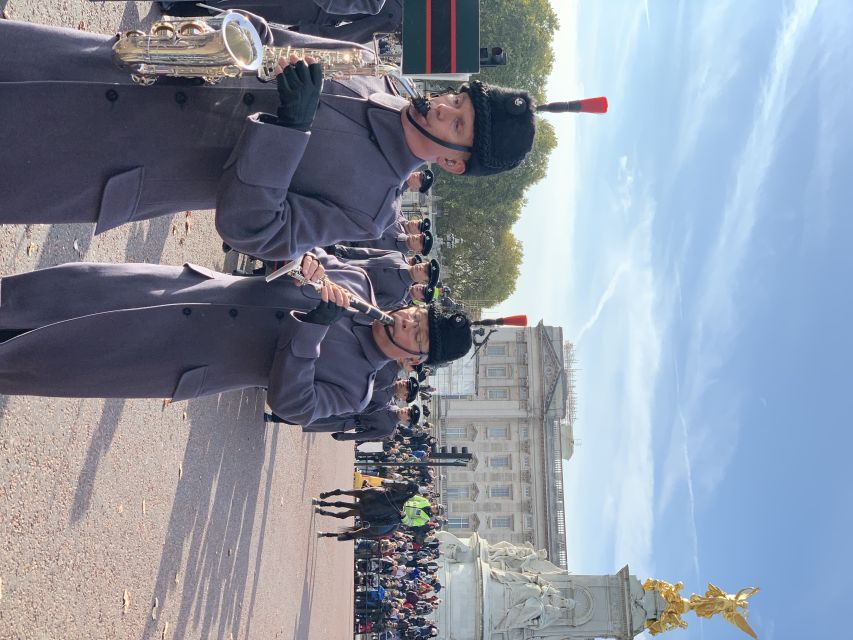 London: Buckingham Palace & Changing of the Guard Experience - Who will enjoy this most