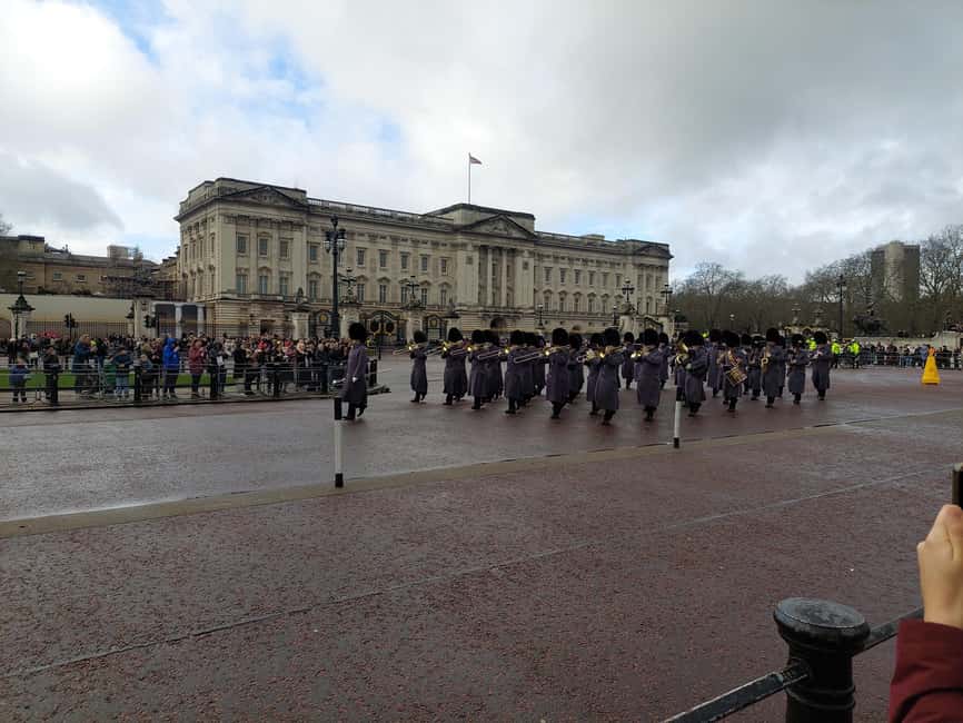 London Buckingham Palace: Changing of the Guard Walking Tour - Starting at Charing Cross and heading into royal London