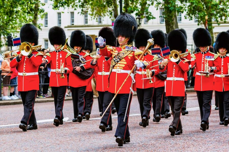 London: Buckingham Palace Entry & Changing of the Guard Tour - Entering Buckingham Palace’s State Rooms