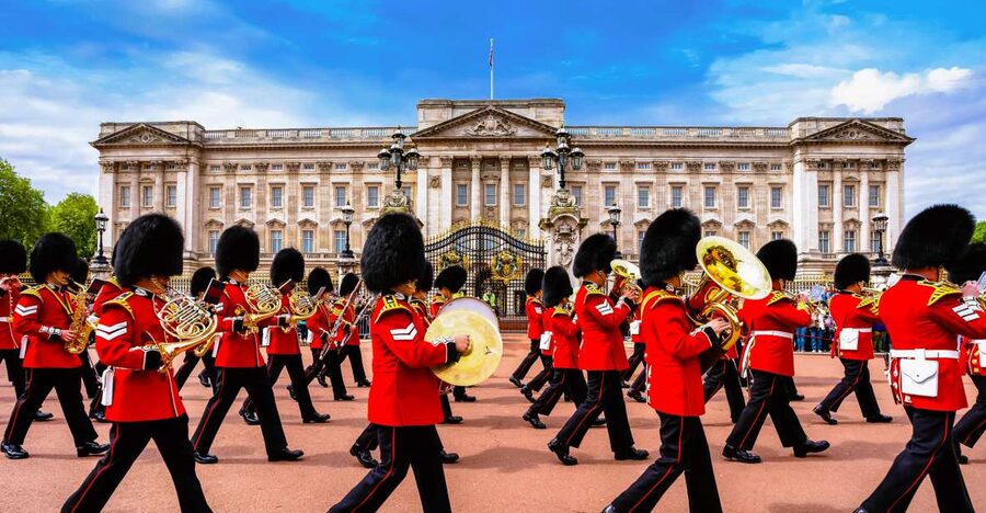 London: Buckingham Palace Entry & Changing of the Guard Tour - Is $97 a Fair Price?