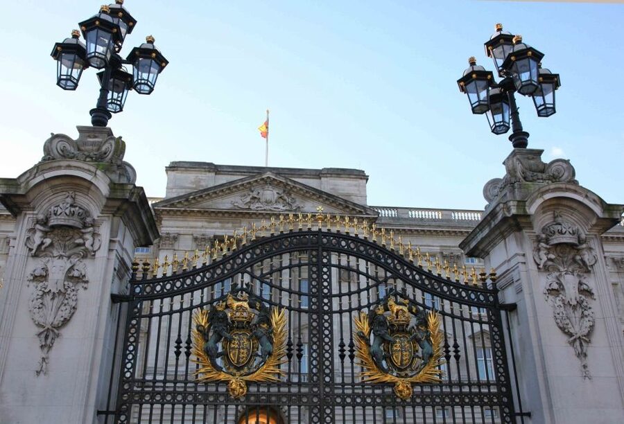 London: Buckingham Palace Entry Ticket & Royal Walking Tour - Why the State Apartments make this tour worth considering