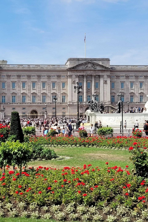 London: Buckingham Palace State Rooms & Royal Walking Tour - St James’s Palace, seen from the outside
