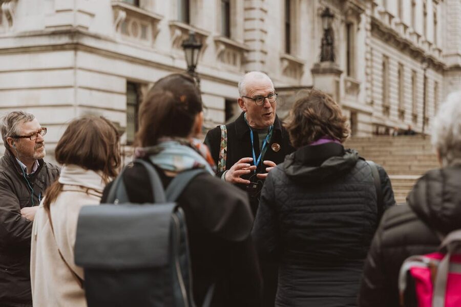 London: Buckingham Palace State Rooms & Royal Walking Tour - How the guides shape the first half