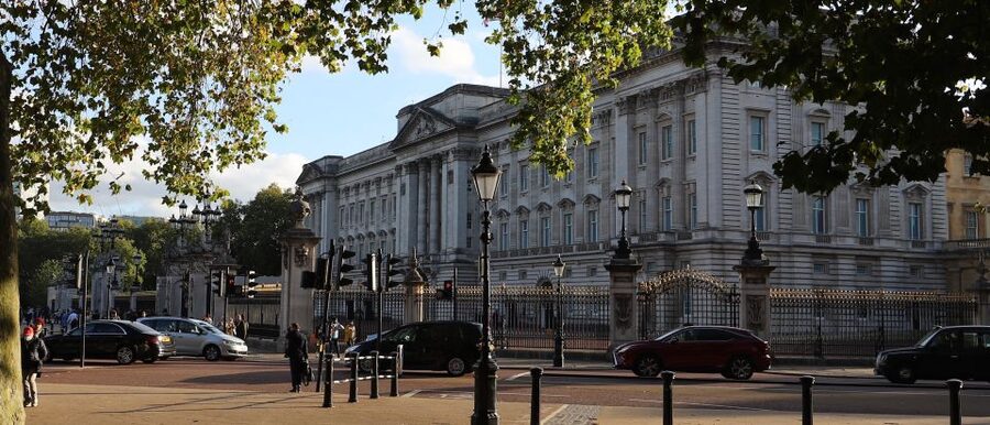 London: Buckingham Palace Walk & Tea at Kensington Palace - Is $160 good value?