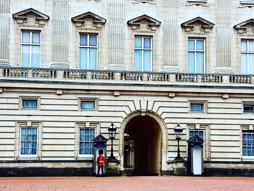 London: Buckingham Palace, Westminster Abbey & Big Ben Tour - Buckingham Palace and the royal opening