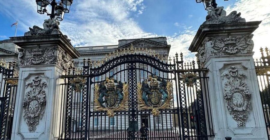 London: Buckingham Palace & Westminster Guided Walking Tour - Whitehall, government buildings, and the Horseguards