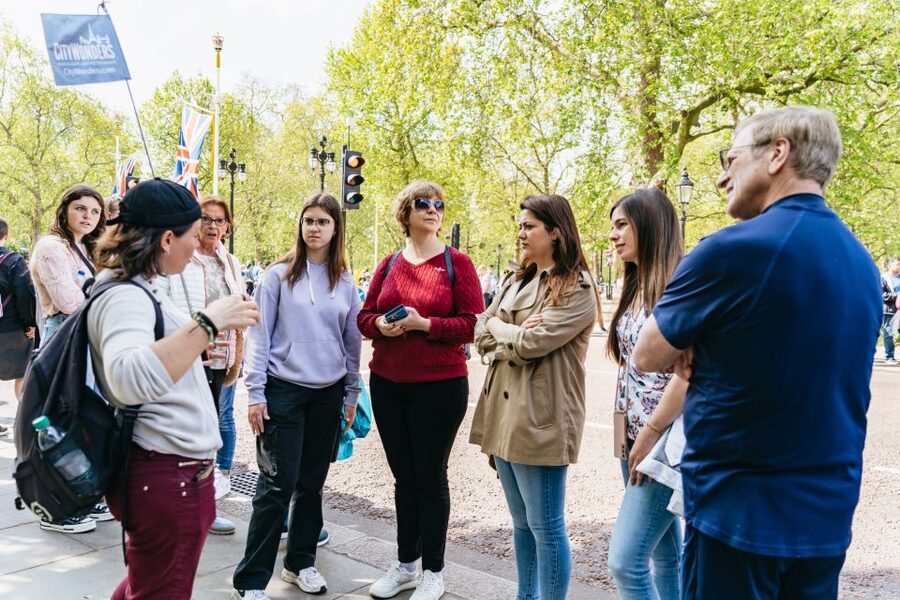 London: Changing of the Guard Tour by Buckingham Palace - Who should book this experience?