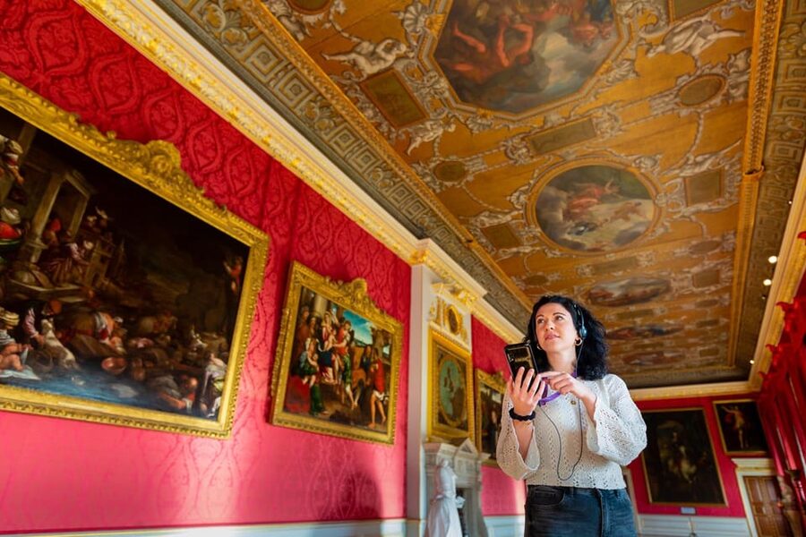 London: Kensington Palace Tour, Guard Change & Afternoon Tea - Along The Mall, past St. James’s Palace