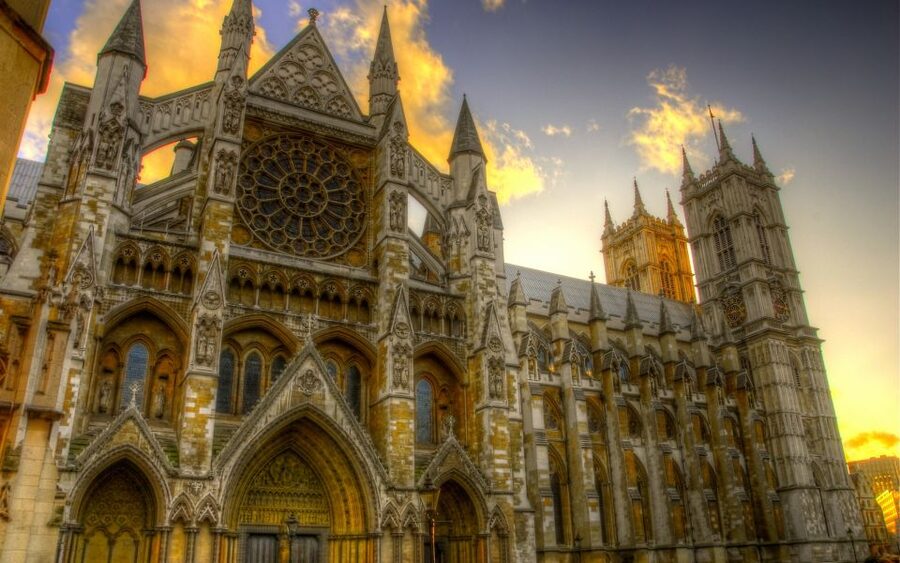London: Palaces and Parliament Walking Tour - Whitehall, Downing Street and political London