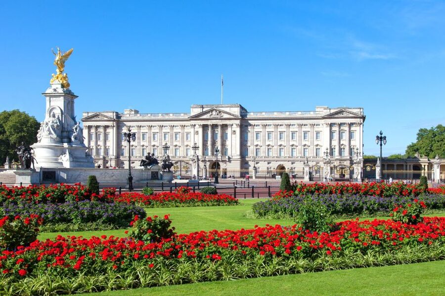 London Royal Tour - Buckingham Palace Entry - 12 guests 2,5h - Meeting outside the Lodge Café