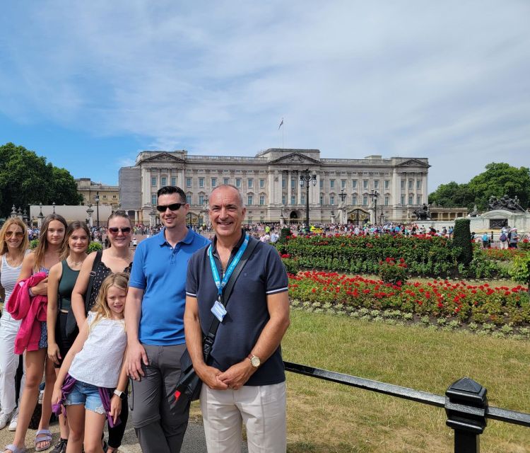 London: Royal Walking Tour and Buckingham Palace Audio Tour - Why the walk to Buckingham Palace matters