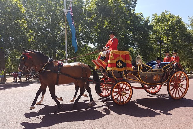 London's Palaces & Parliament Tour (See Over 20+ London Top Sights) - Trafalgar Square and the journey through central London