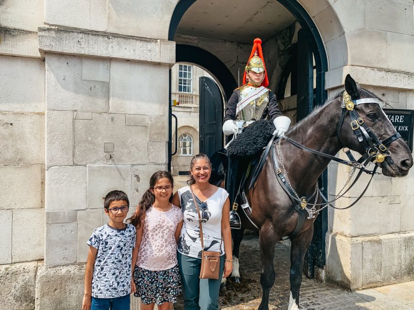 London: The Changing of the Guard Tour and Buckingham Palace - Seeing the Changing of the Guard from more than one angle