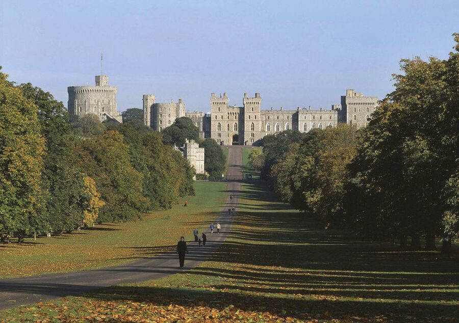 London: Windsor Castle & Henry VIII's Hampton Court Palace - Windsor Castle, the working royal residence