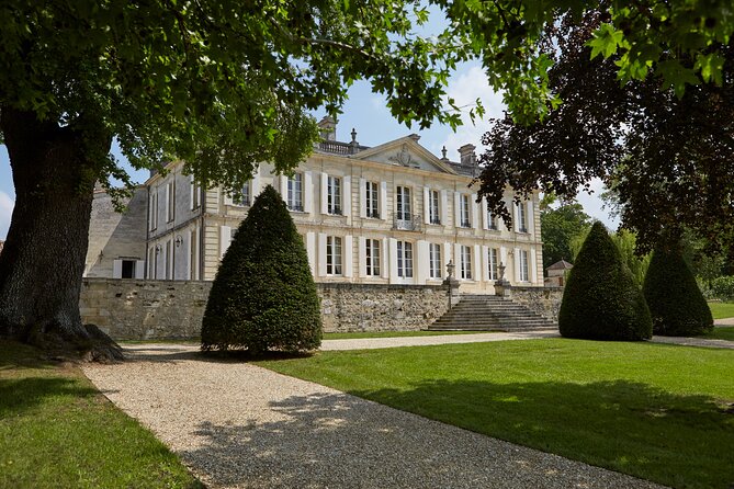 Luxury Tour of Château de La Dauphine - Why Fronsac gives this visit a different feel