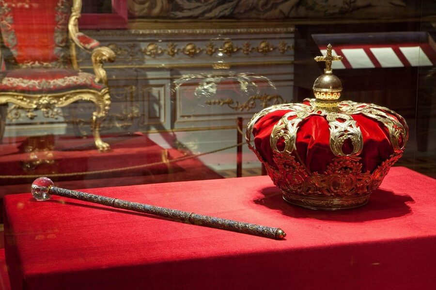 Madrid: Guided Tour of the Royal Palace with Fast Access - Price: when the extra cost makes sense