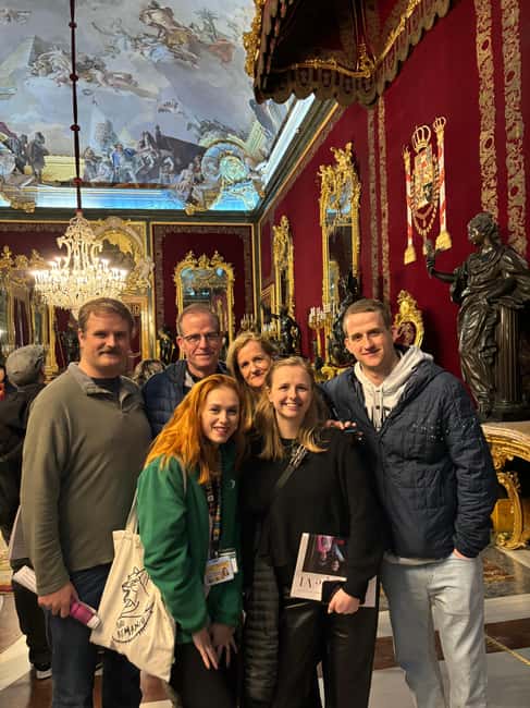 Madrid: Guided Visit to the Royal Palace - Finding the meeting point in Plaza de Isabel II
