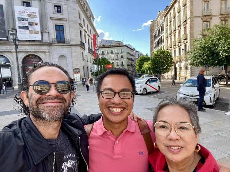 Madrid: Old Town, Poets District, and Royal Palace Tour - Why this route works for a first look at Madrid