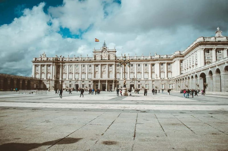 Madrid: Old Town, Poets District, and Royal Palace Tour - Small streets and old city corners