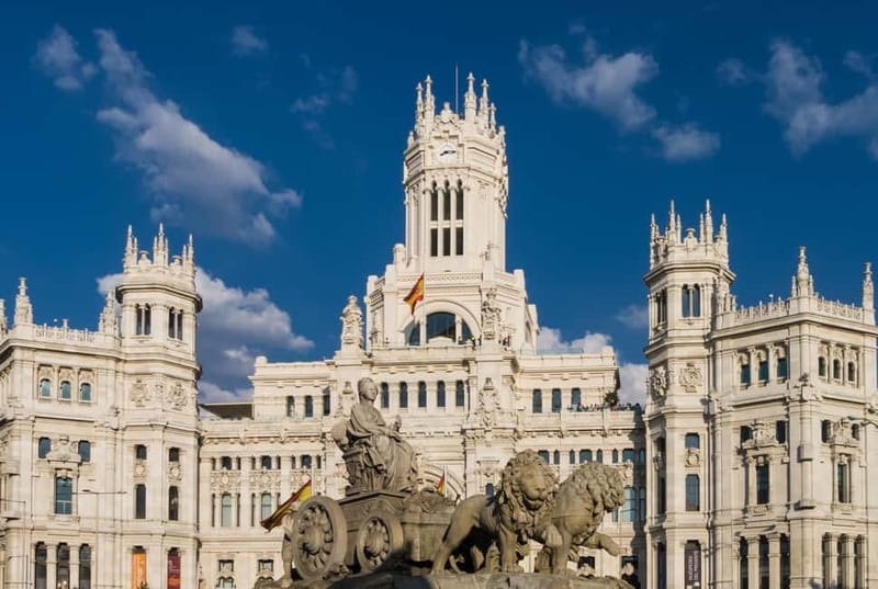 Madrid: Old Town, Poets District, and Royal Palace Tour - What the guides add to the walk