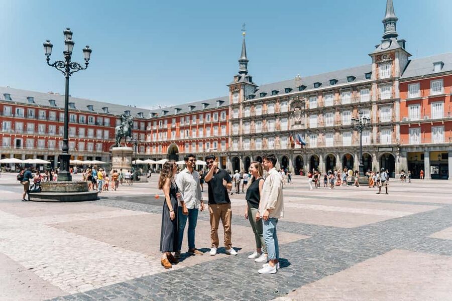 Madrid: Old Town Walking Tour and Royal Palace Private Tour - Ancient walls, courtyards, and royal residences