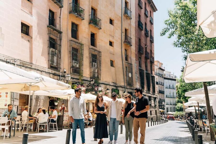 Madrid: Old Town Walking Tour and Royal Palace Private Tour - Price and the value of a small group