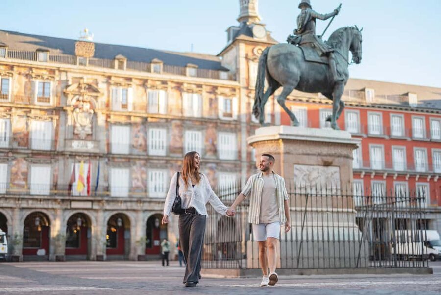 Madrid: Plaza Mayor & Royal Palace Photoshoot - Why a Madrid photoshoot can be worth your time