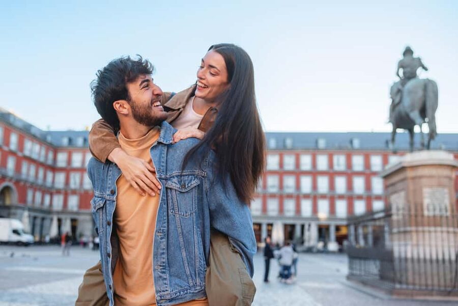 Madrid: Plaza Mayor & Royal Palace Photoshoot - Plaza Mayor arches and café-lined views