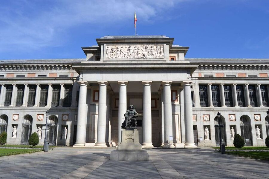 Madrid: Prado Museum and Royal Palace Tour - Entering Madrid’s Royal Palace