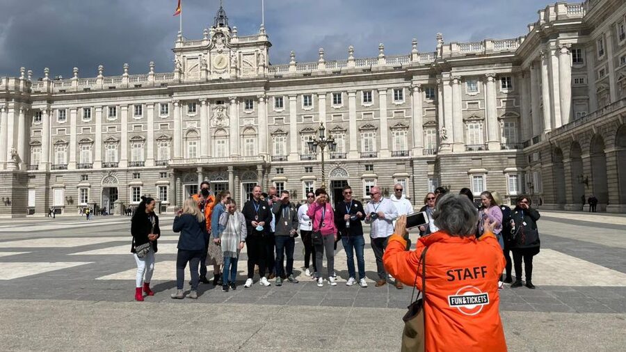 Madrid: Royal Palace Entry Ticket and Small Group Tour - Key points to know before you book