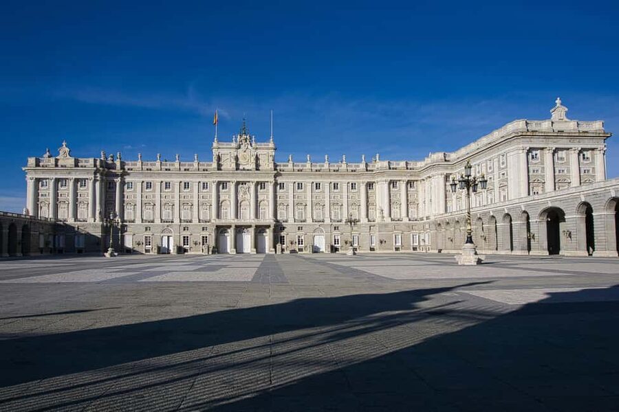 Madrid: Royal Palace Entry with Audio Guide - How the audio guide works