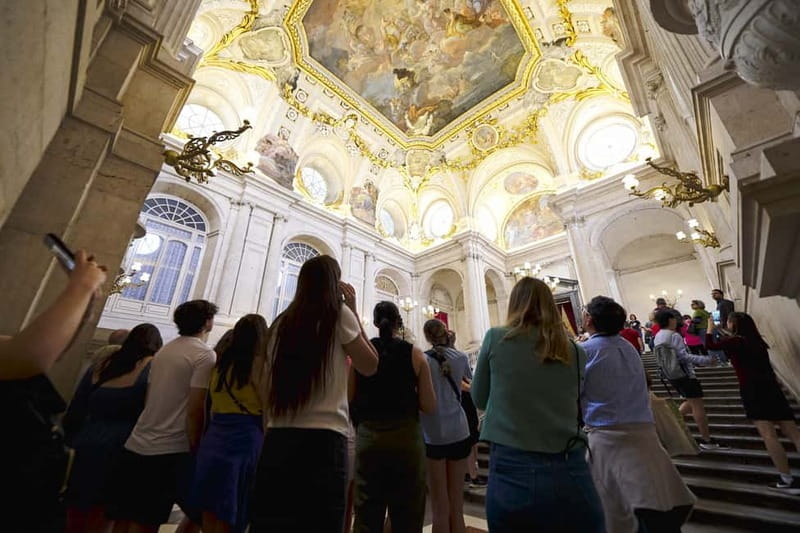 Madrid: Royal Palace Expert Guided Tour with Skip-the-Line - The Private Royal Apartments and daily palace life