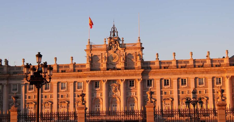 Madrid: Royal Palace Guided Tour with Entry Ticket - Key points to know before booking