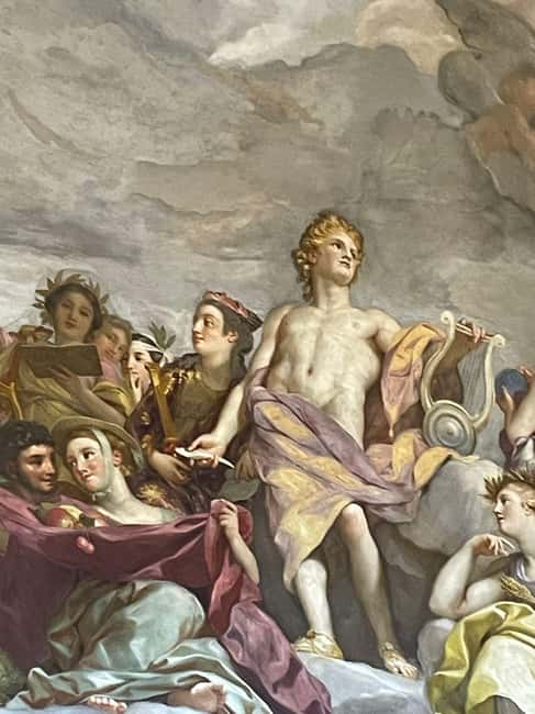 Madrid: Royal Palace Guided Tour with Entry Ticket - Why the guide makes a difference