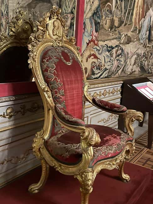 Madrid: Royal Palace Guided Tour with Entry Ticket - Practical advice for the visit