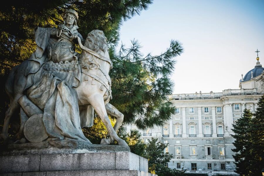 Madrid: Royal Palace Guided Tour with Skip-the-Line Entry - Private rooms and the personalities behind them