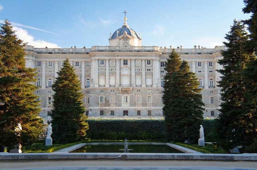 Madrid: Royal Palace Guided Tour with Skip-the-Line Entry - Goya, Velázquez, and the palace collections