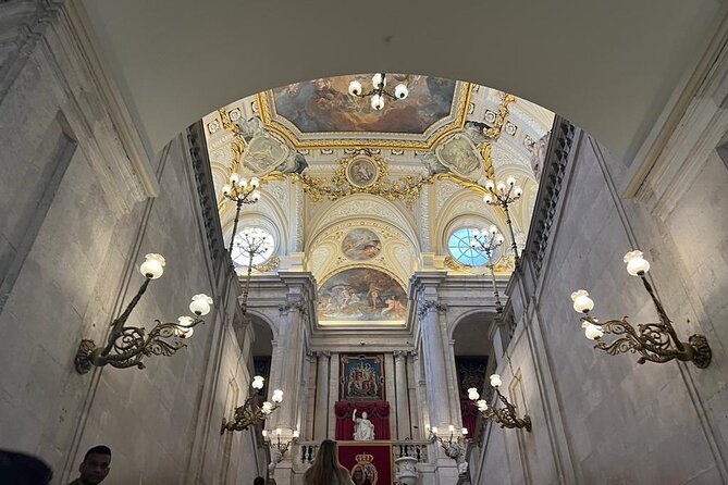 Madrid: Royal Palace Guided Tour with Skip the Line Ticket - Who should book this Royal Palace tour?