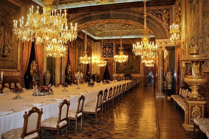 Madrid: Royal Palace Guided Tour with Skip the Line Ticket - Entering through the palace without the usual wait