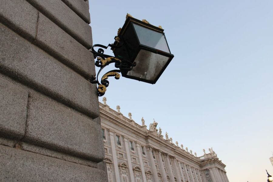 Madrid: Royal Palace Private Tour with Entry Ticket - Ending near the Royal Armory