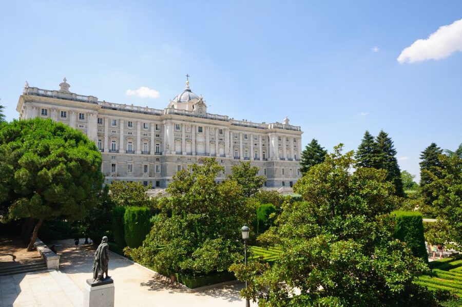Madrid: Royal Palace Private Tour with Tickets - Why three hours is a useful length