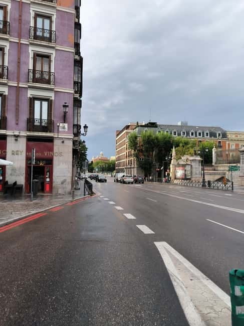 Madrid: Royal Palace Private Tour with Tickets - Booking advice before you commit