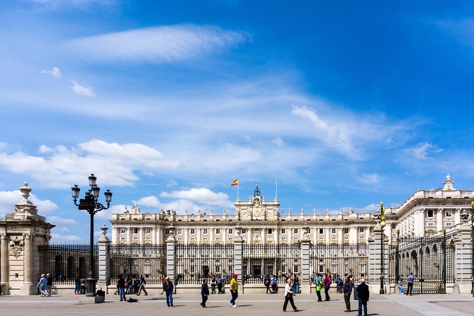 Madrid Royal Palace Professional Guided Tour with Skip the Line - What the tour does well, and where it falls short